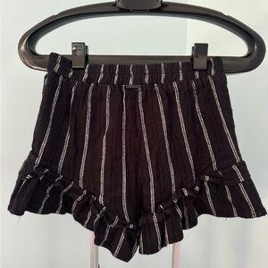 Billabong ruffle shorts, size S